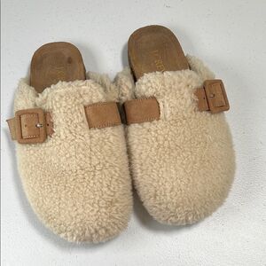 Cozy Cream Shearling Clogs